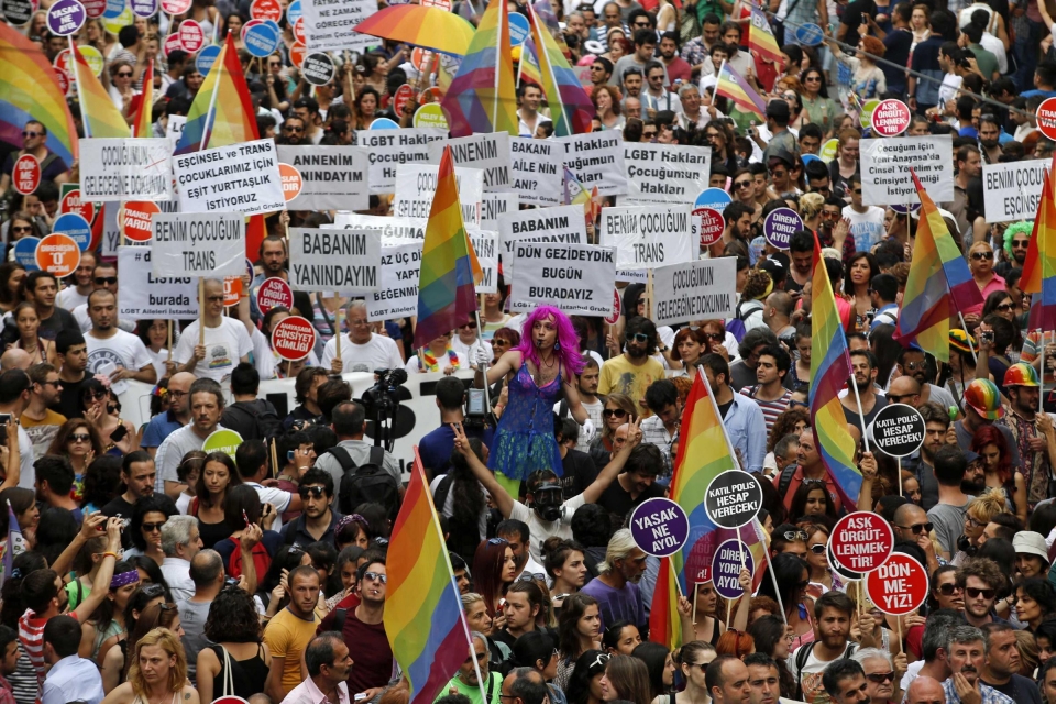 san francisco gay pride parade broadcast
