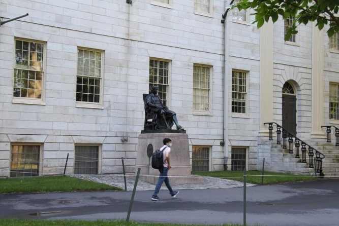 Trump admin blocks Harvard from enrolling int