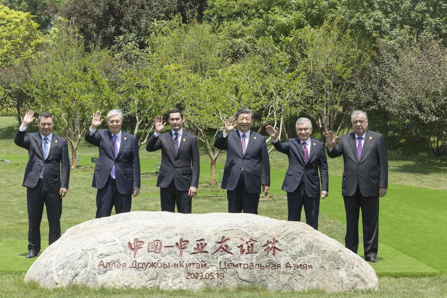 Along ancient Silk Road, Xi cultivates new bonds with Central Asia
