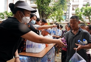 Relief efforts continue in flood-hit Rongjiang, Guizhou