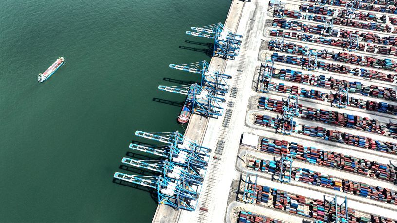 China's landmark trade corridor cargo volume jumps 76.9 pct in H1