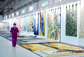 Traditional handicrafts of Tibetan carpet weaving inject momentum into rural revitalization in NW China