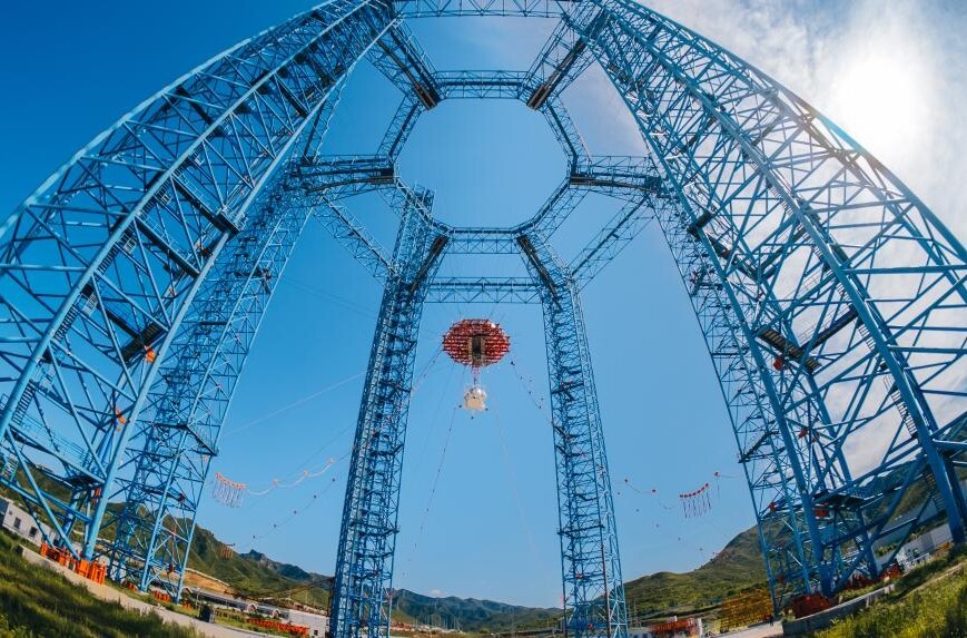 China completes its first manned lunar lander landing, takeoff test