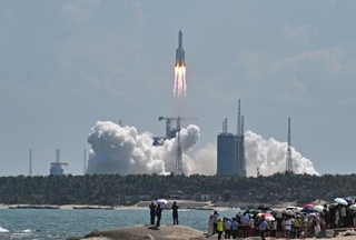 China launches new group of internet satellites