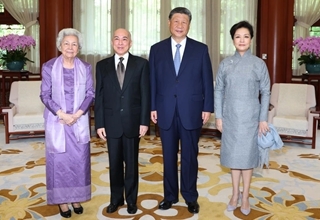Xi and his wife meet Cambodian King, Queen Mother