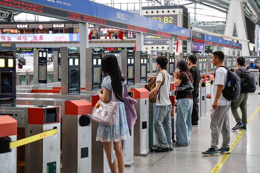 China expected to handle 2.36 billion passenger trips in upcoming holiday