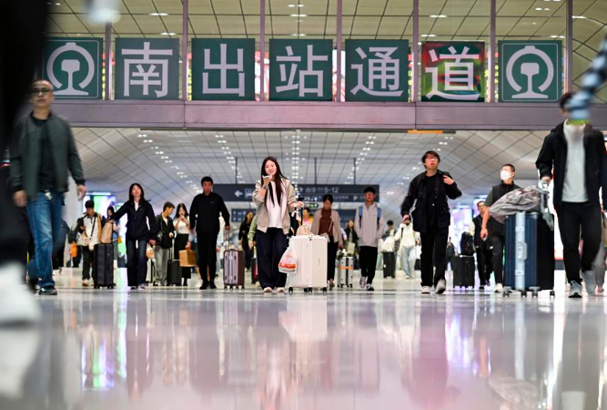 China logs 2.4 billion cross-regional passenger trips during holiday travel surge