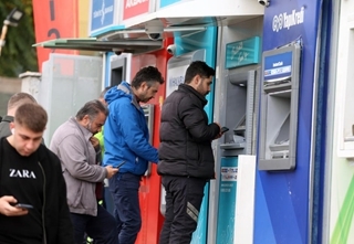 Turkish consumer confidence edges up on rate-cut expectations