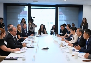 Chinese business delegation holds discussions with U.S.-China Business Council, member companies