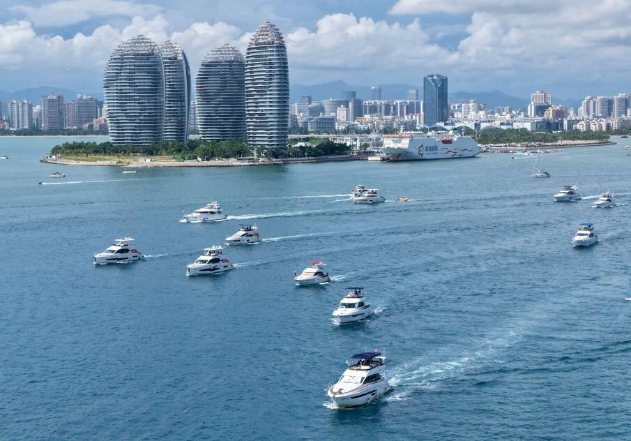 Hainan steps up efforts to build world-class tourism, consumption destination