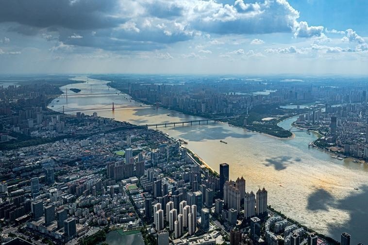 Chinese cities promote greener 