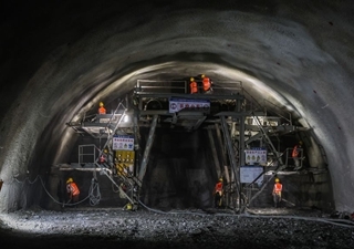 Land section of Jintang undersea tunnel achieves full breakthrough in E China