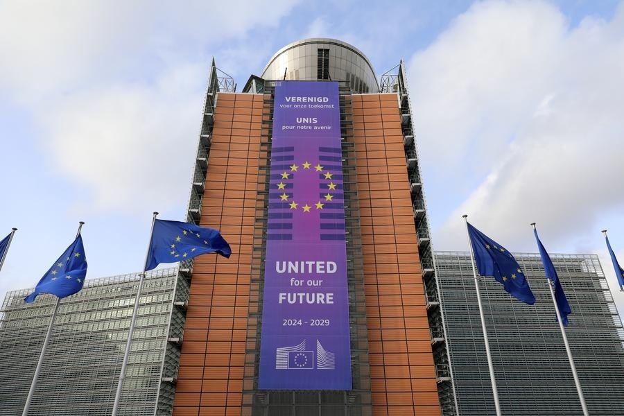 EU tightens migration chain as return rules approved