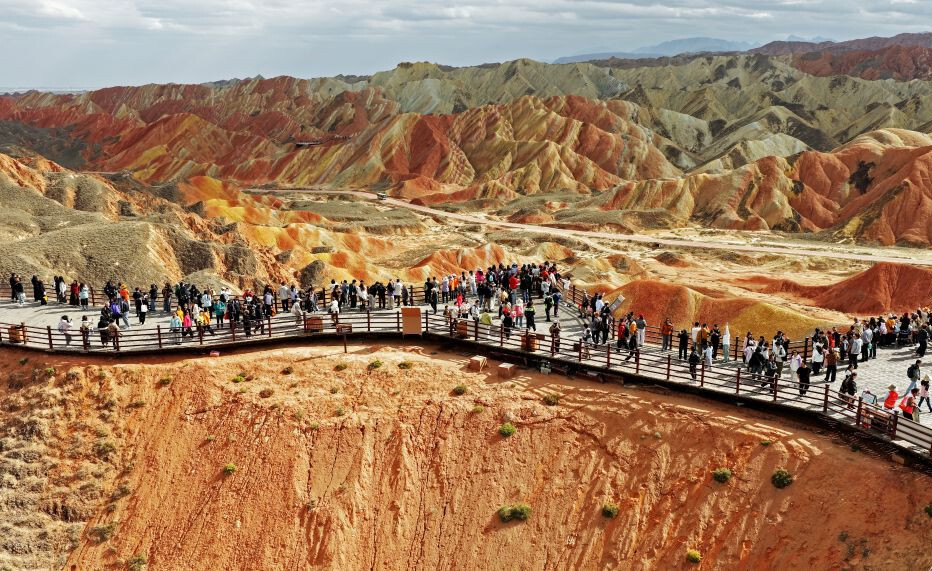 China records 826 mln domestic tourist trips during 2026 National Day holiday amid diverse offerings